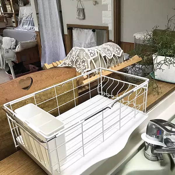 「【みんなが選んだ！】洗い物も掃除もラクラク♪3COINSのシンク周りで活躍するアイテム5選」の画像