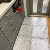 「汚れを防いで小まめに掃除！キッチンの床をきれいに保つ工夫」の画像7