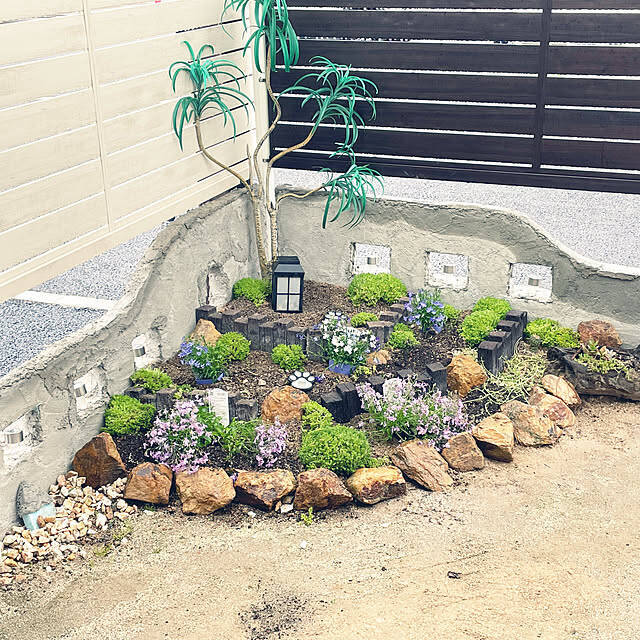 手づくりで叶える理想のお庭♡雰囲気別にチェックするDIY花壇6選