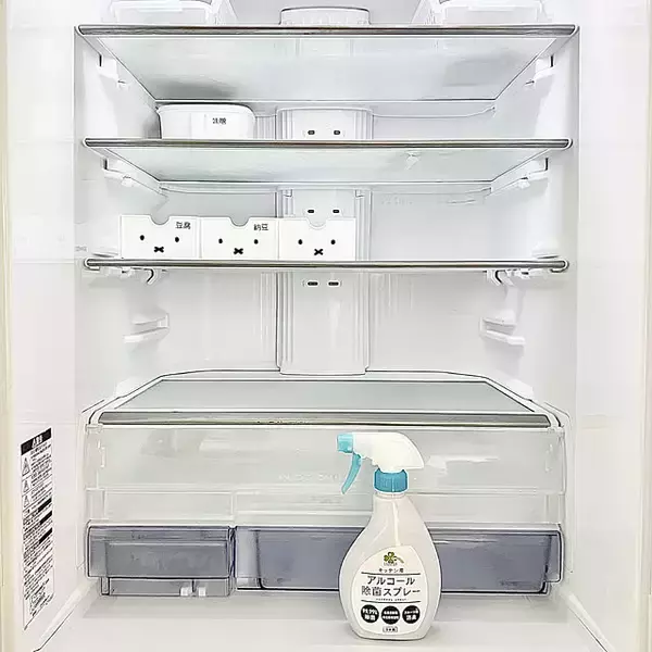 「定期的なお手入れで庫内から外側まできれいをキープ！冷蔵庫掃除のアイデア集」の画像
