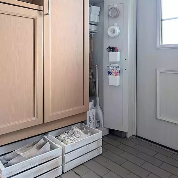 「壁面や隙間の活用アイデアが盛りだくさん！快適な玄関を叶える収納アイデア10選」の画像