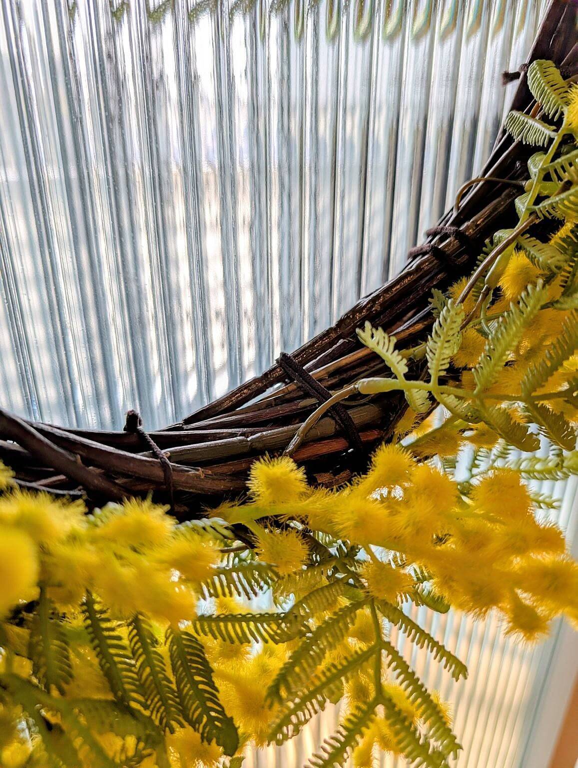 「ヘアゴムで留めるだけ！好きなフェイクフラワーで楽しむ、リースのつくり方」 by figaroさん