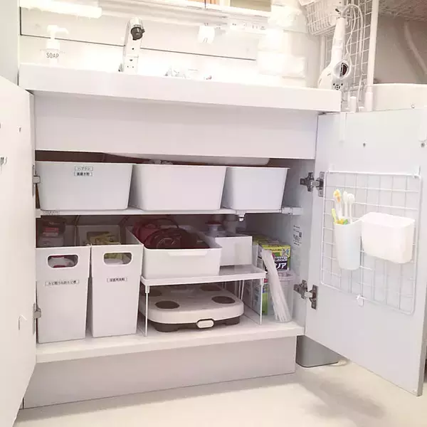 「隙間や便利グッズの活用でお部屋にぴったりの置き方が見つかる☆体重計の置き方アイデア6選」の画像