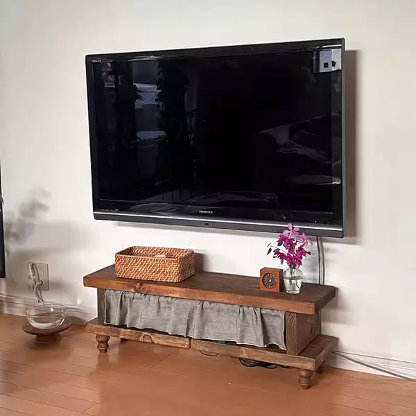 「理想のテレビボードがないなら作る！収納もデザインも欲しいが叶うDIYアイディア」の画像