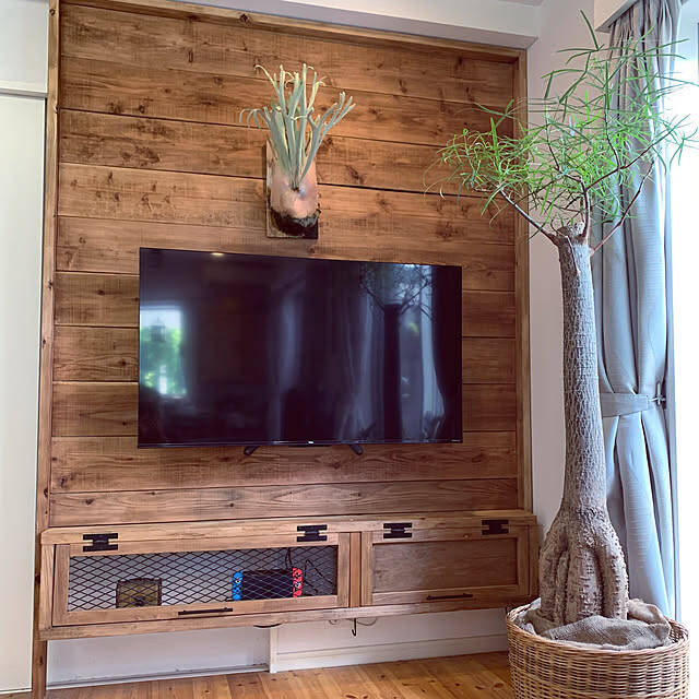 理想のテレビボードがないなら作る！収納もデザインも欲しいが叶うDIYアイディア