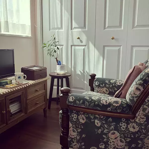 「癒される部屋は何が違う？実例から見るリラックスした空間づくりのコツ」の画像