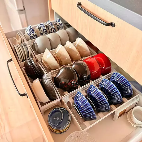 「見やすくて取り出しやすい♪スペースも有効活用できる立てる収納のアイデア6選」の画像