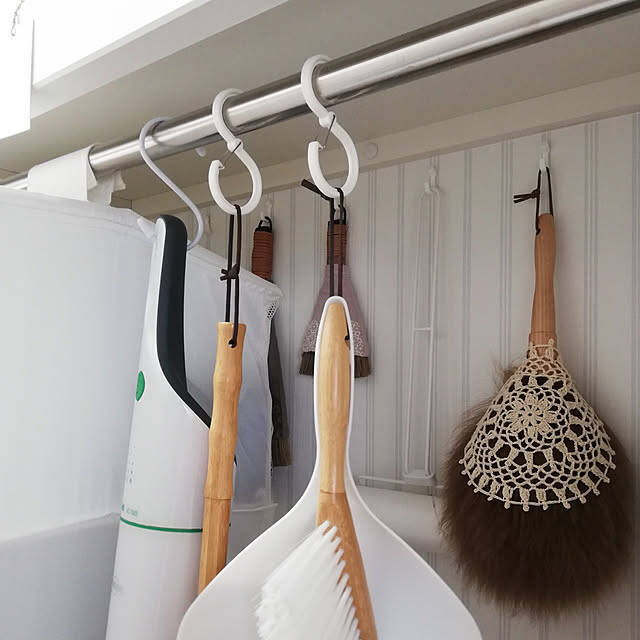 使いやすく整えて掃除のモチベーションもアップ！掃除道具収納に便利な100均アイテム