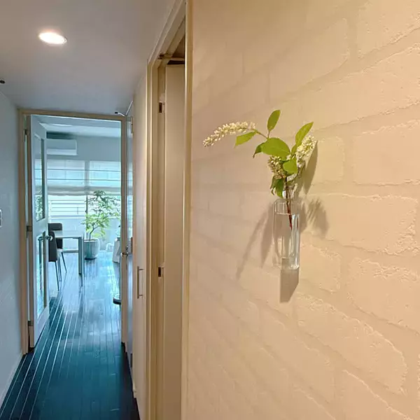 「「ガラスの一輪挿しをアッという間に壁掛け仕様にする方法」 by biroballonneさん」の画像