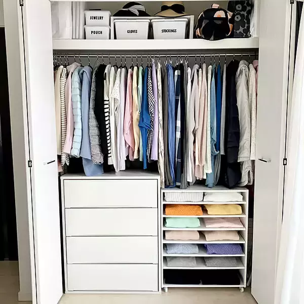 型崩れやシワの悩みをまるっと解決！かさばる冬服の収納アイデア10選