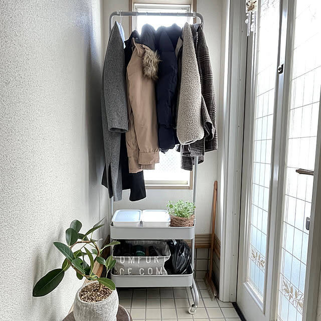 型崩れやシワの悩みをまるっと解決！かさばる冬服の収納アイデア10選