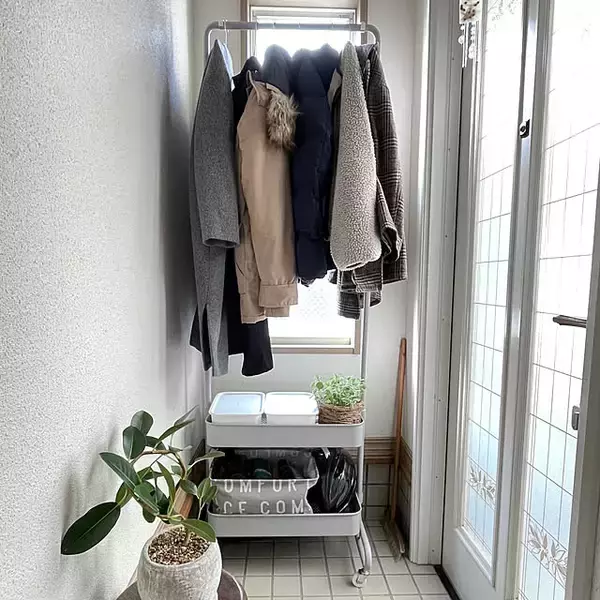 「型崩れやシワの悩みをまるっと解決！かさばる冬服の収納アイデア10選」の画像