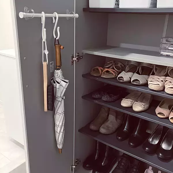 「こんなところも収納に！つっぱり棒で新たな収納スペースを」の画像