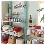 「棚板の位置を自由に変えられるのも魅力！ガチャ柱を使ったDIYアイデア」の画像2