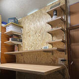 「棚板の位置を自由に変えられるのも魅力！ガチャ柱を使ったDIYアイデア」の画像9