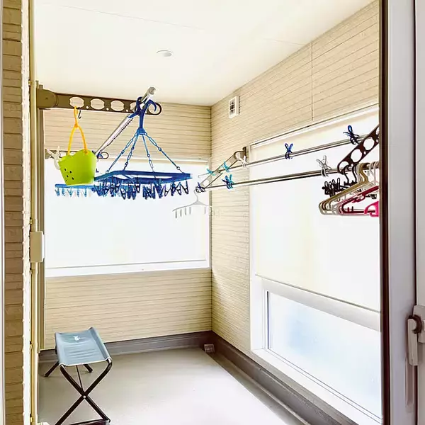 「開放感とプライベート感のいいとこ取り♪お手本にしたいインナーバルコニーの実例6選」の画像