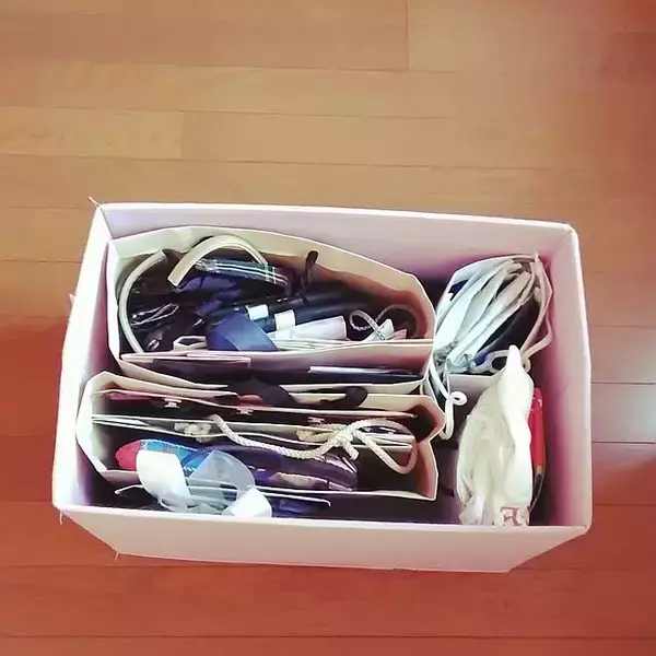 「ごちゃごちゃ感を解消＆増えすぎ防止策も！紙袋・ゴミ袋の収納アイデア集」の画像