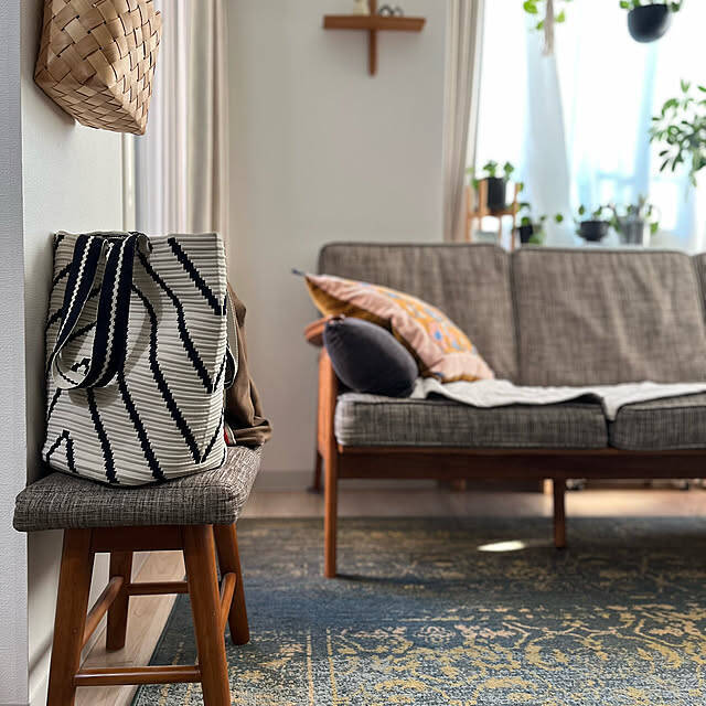 玄関やリビングがすっきり整う♪日常づかいのかばんの置き場所アイデア