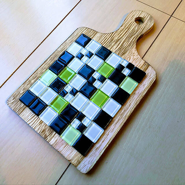 プチDIYで暮らしにアクセントを！ダイソーのガラスタイルを使ったDIYアイデア実例集