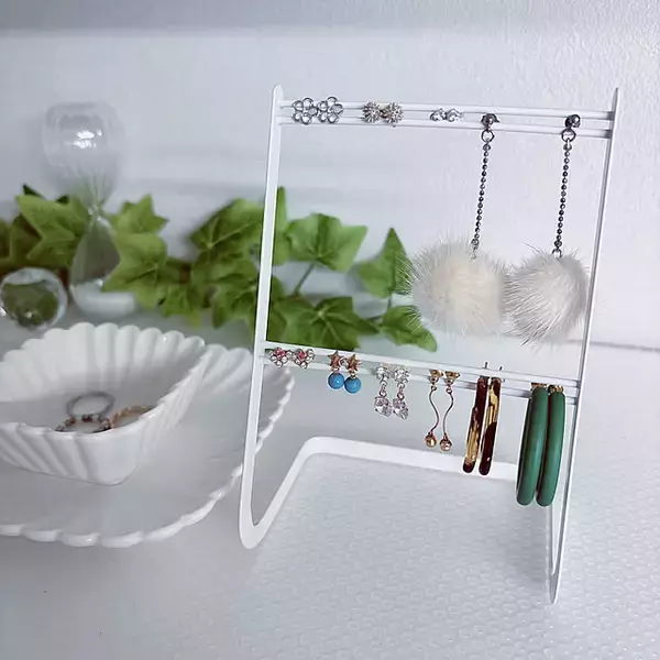 「使いやすさも見た目も両立♪ダイソーアイテムでつくる見せる収納術」の画像