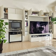 テレビ周りのものがすっきり片付く！テレビ台を活用した収納アイデア6選