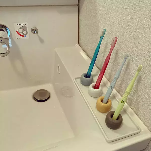 「小さいのに安定感抜群！多用途に使える無印良品の歯ブラシスタンド」の画像