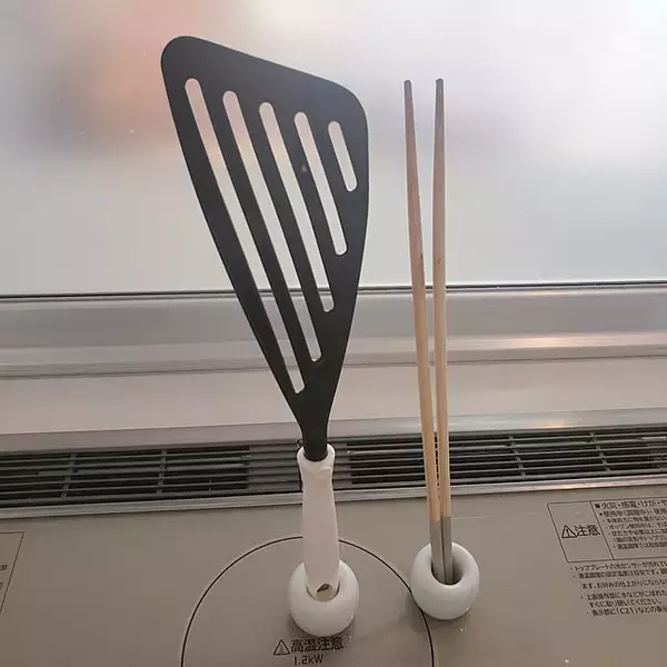 「小さいのに安定感抜群！多用途に使える無印良品の歯ブラシスタンド」の画像