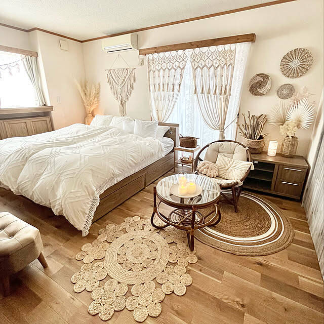 柔らかく落ち着きのある心地いい空間づくりに。くすみカラーを取り入れたインテリア実例