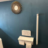 「壁にあいた穴をカバーしたい！手軽にできる壁穴隠しのアイデア実例集」の画像3