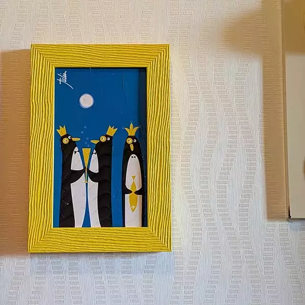 「壁にあいた穴をカバーしたい！手軽にできる壁穴隠しのアイデア実例集」の画像