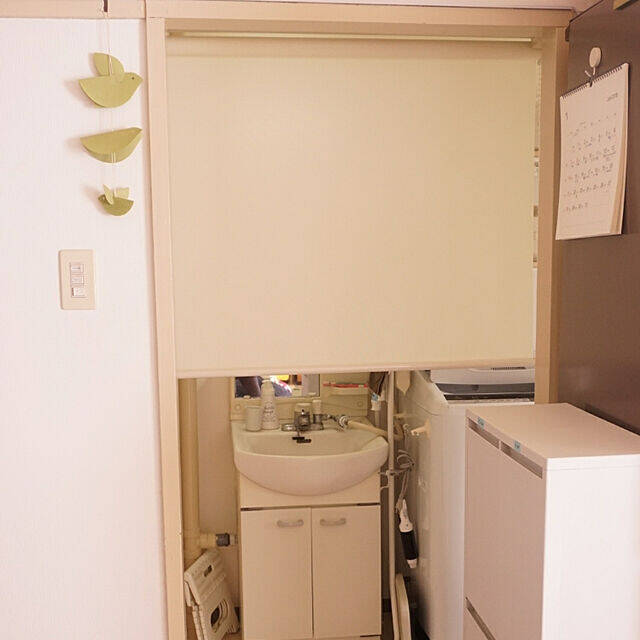 いろいろな目的で使える！ニトリのロールスクリーンがあるお部屋