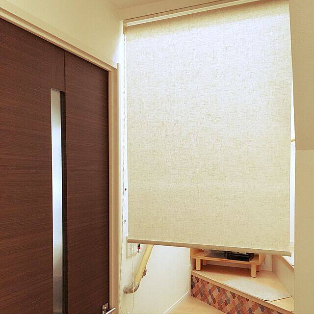 いろいろな目的で使える！ニトリのロールスクリーンがあるお部屋