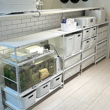 カウンター下は収納場所に最適！スペースに合うアイテムを活用した収納アイデア6選