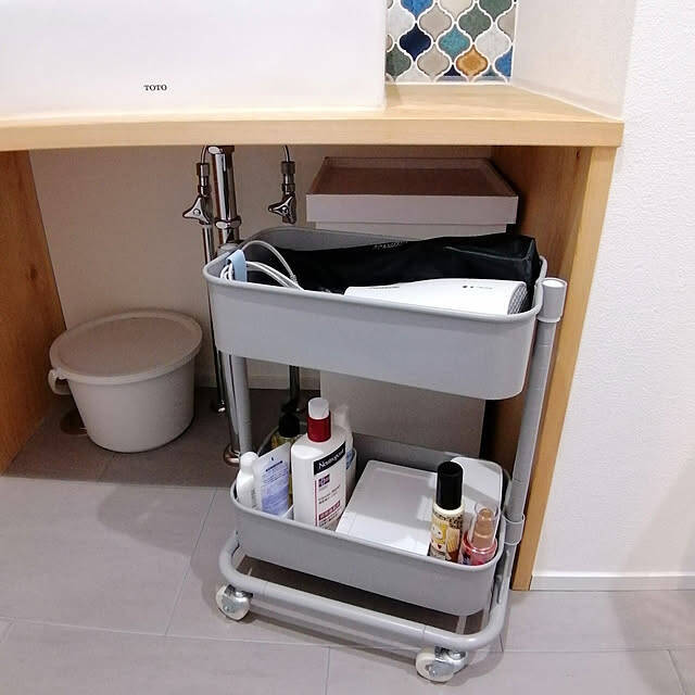 カウンター下は収納場所に最適！スペースに合うアイテムを活用した収納アイデア6選