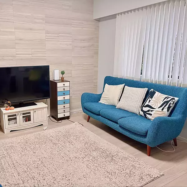 「気分に合わせて気軽にチェンジ♪コーディネートの幅を広げてくれるデザイン豊富なIKEAのクッションカバー」の画像