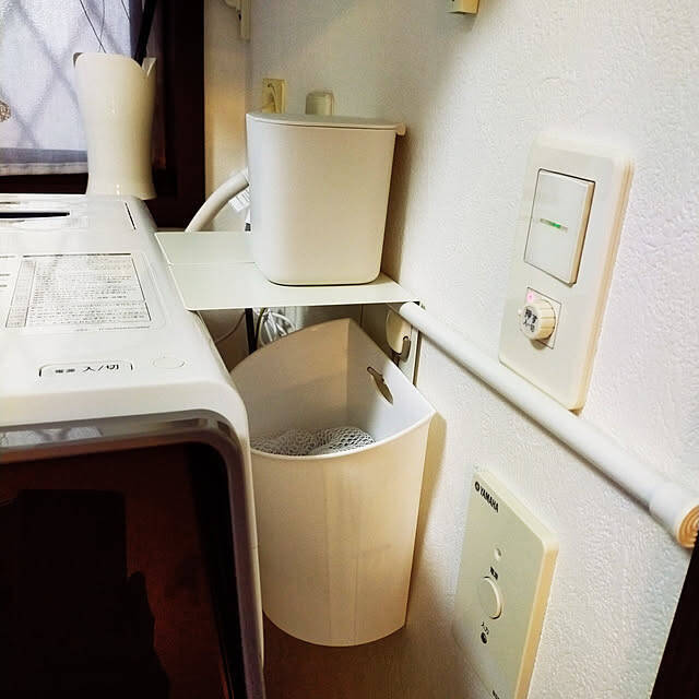 ランドリーラックなしでも整う！100均アイテムを使った洗濯機周りの収納術