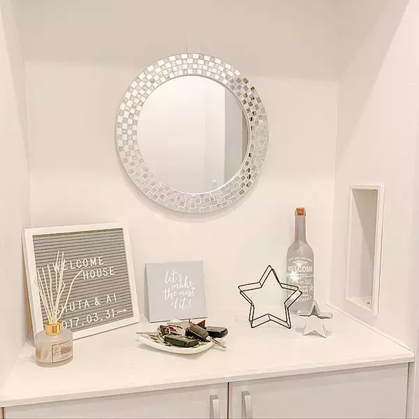 「テーマを持って飾りたい！目を引く玄関付近のディスプレイ」の画像