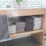 「いつでも気持ちよく取り出せる！バスタオル収納をキレイに整えるコツ10選」の画像3