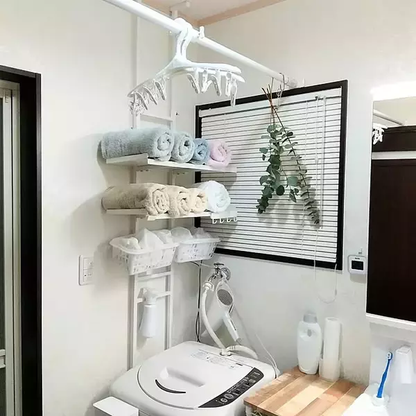 「いつでも気持ちよく取り出せる！バスタオル収納をキレイに整えるコツ10選」の画像