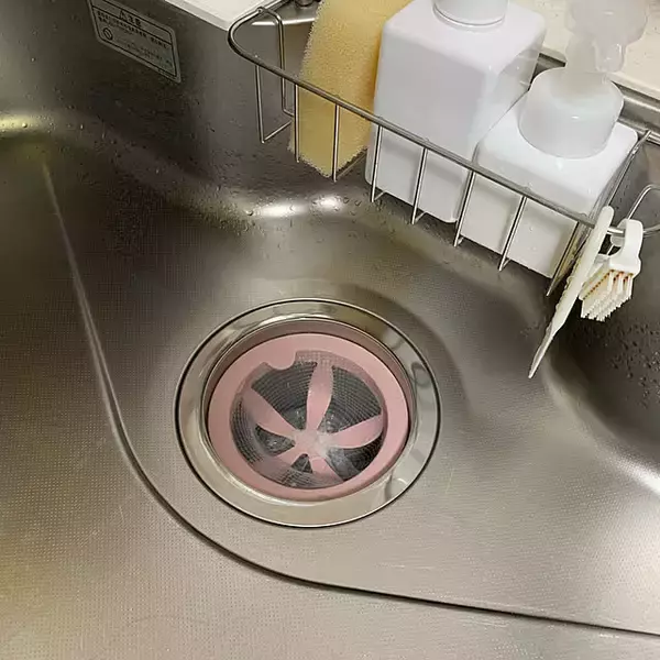「排水口の汚れゼロを目指す！毎日続けやすい掃除の工夫と便利アイテム」の画像