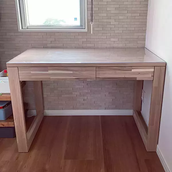 「DIYならサイズもデザインも思いのまま！世界にひとつの手作りデスクアイデア」の画像