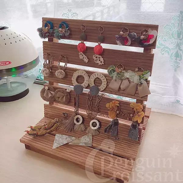 「収納ラックやディスプレイアイテム、間仕切りにも変身！アイデア広がるすのこの活用法6選」の画像