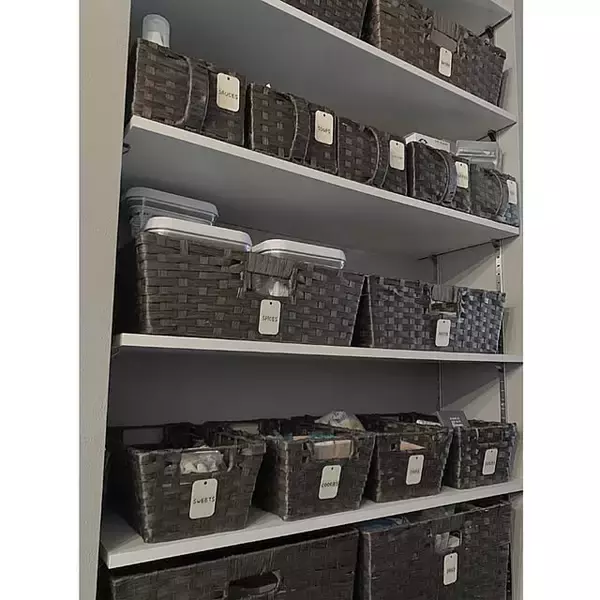 「せっかくのスペース、使いこなせていますか？使い勝手のよいパントリー収納実例」の画像