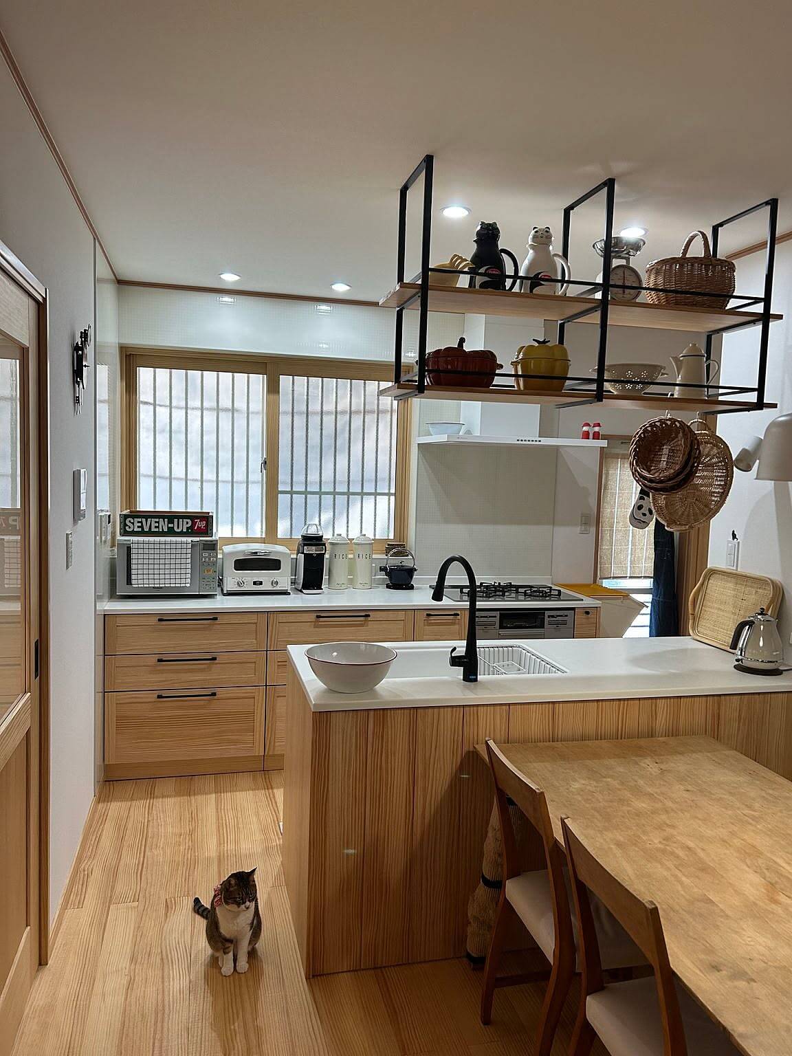 「好きと幸せが詰まった、明るいナチュラルなカフェ風キッチン」 by haruさん