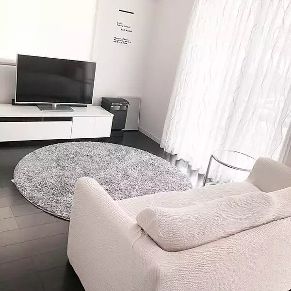 「お手ごろ価格で極上のリラックスタイムを実現☆お部屋にあわせて選べるニトリのラグ6選」の画像