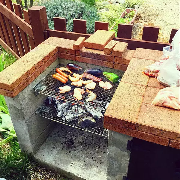 「出かけなくてもアウトドア気分を♪おうちBBQで気分を上げる」の画像
