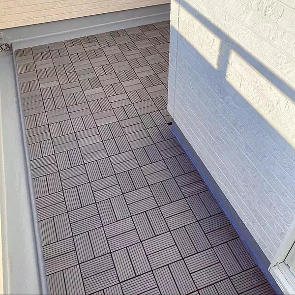 「おうち時間の充実度がアップ！ベランダDIYで作る、快適なくつろぎ空間」の画像
