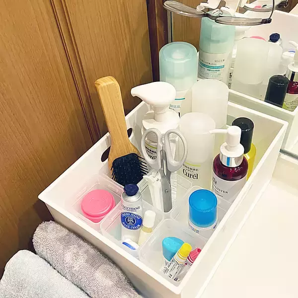 「洗面所はダイソーアイテムで整う！参考にしたいプチプラ収納アイデア6選」の画像