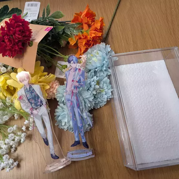 「「推し活に！イメージカラーで飾るディスプレイケースのつくり方」 by yumiさん」の画像