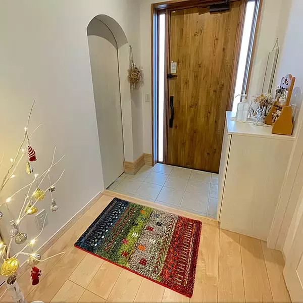 「家に入った瞬間から気分が上がる♪見栄えばっちりな玄関インテリアの作り方」の画像